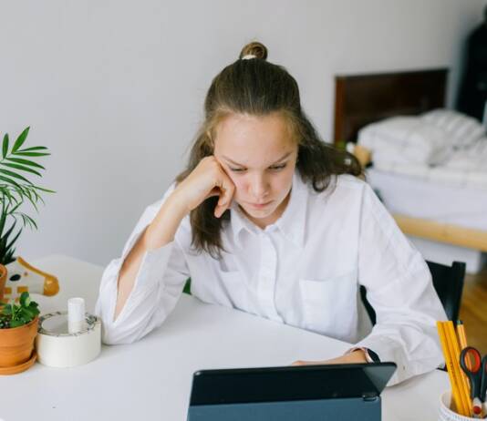 Psychoterapia skutecznym sposobem na poprawę atmosfery w zespole terapia cbt online