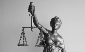 Czy otrzymanie niemieckiego wypowiedzenia umowy o pracę musi wiązać się z powrotem do Polski? Jakie masz możliwości?